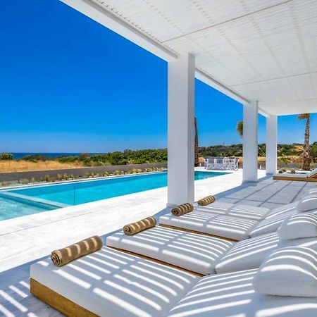Seashore Beachfront Villa Lacónia Exterior foto