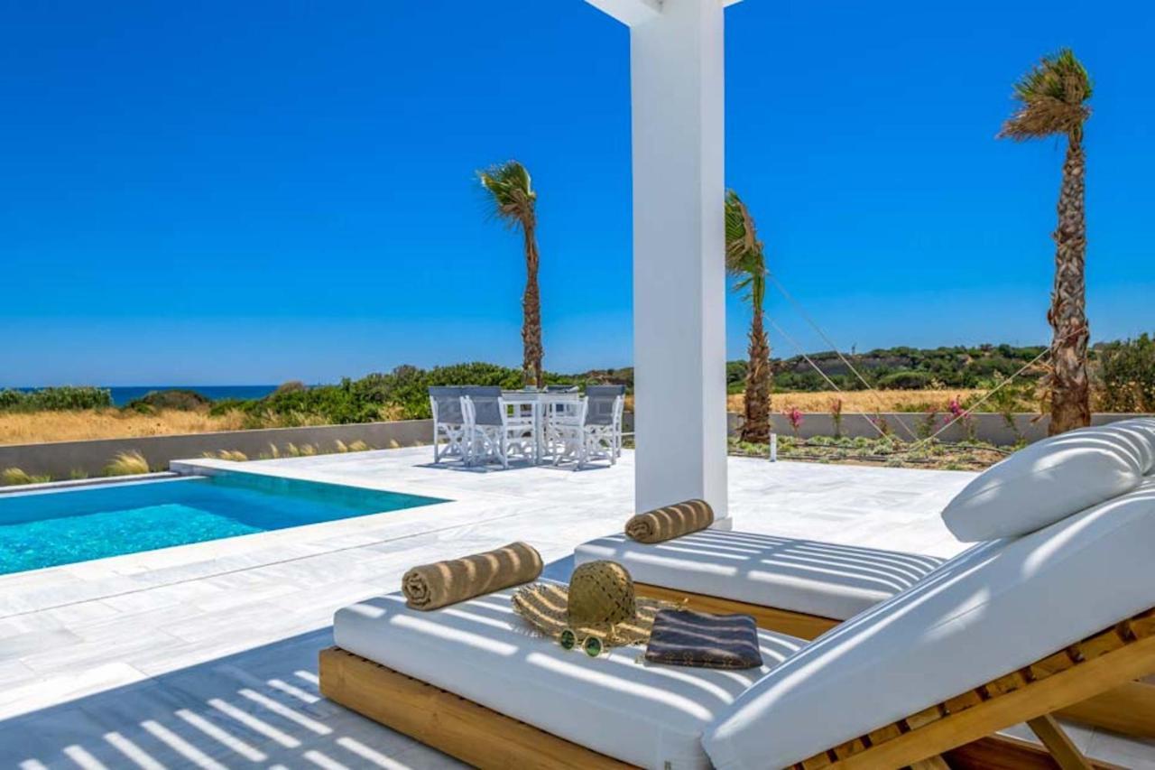 Seashore Beachfront Villa Lacónia Exterior foto