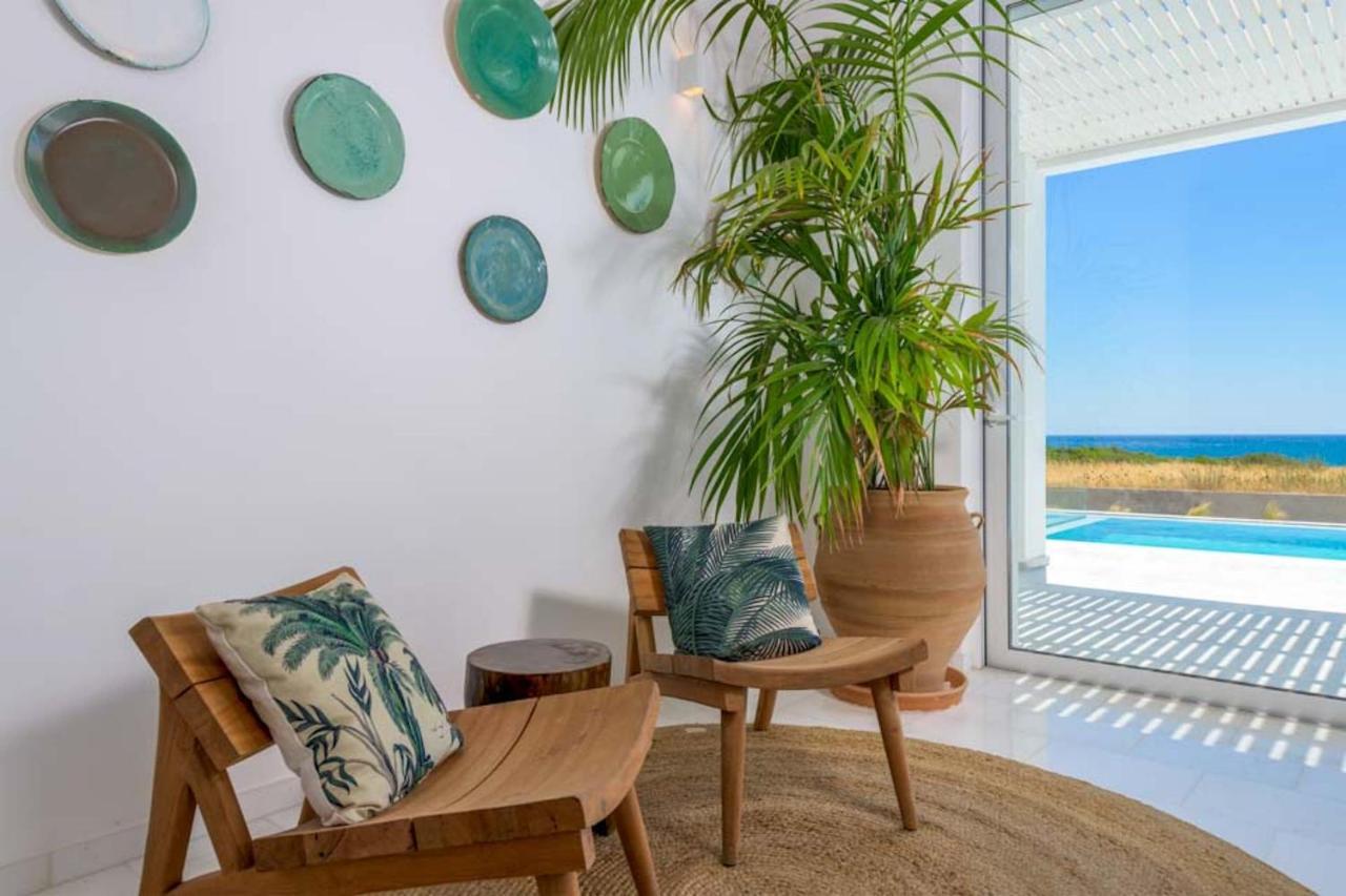 Seashore Beachfront Villa Lacónia Exterior foto