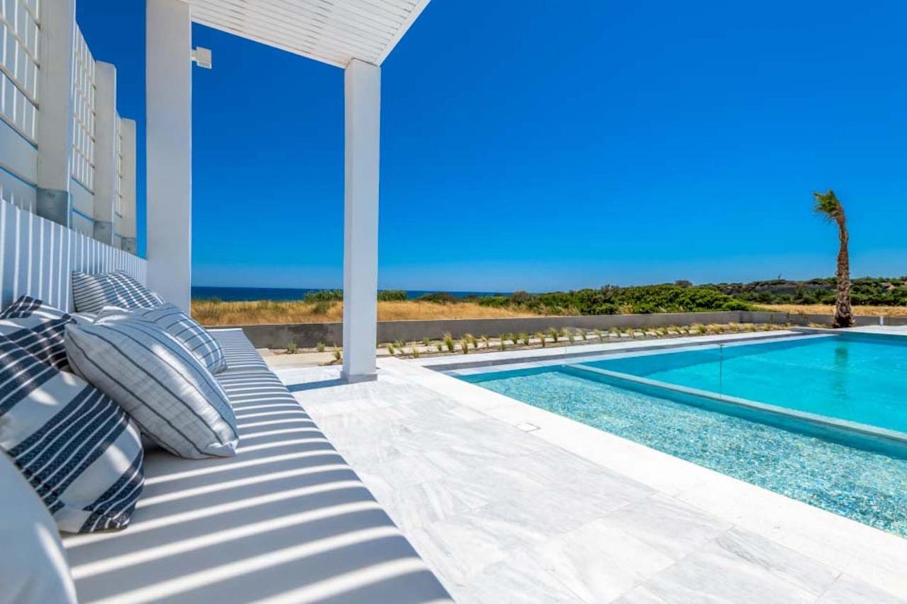 Seashore Beachfront Villa Lacónia Exterior foto